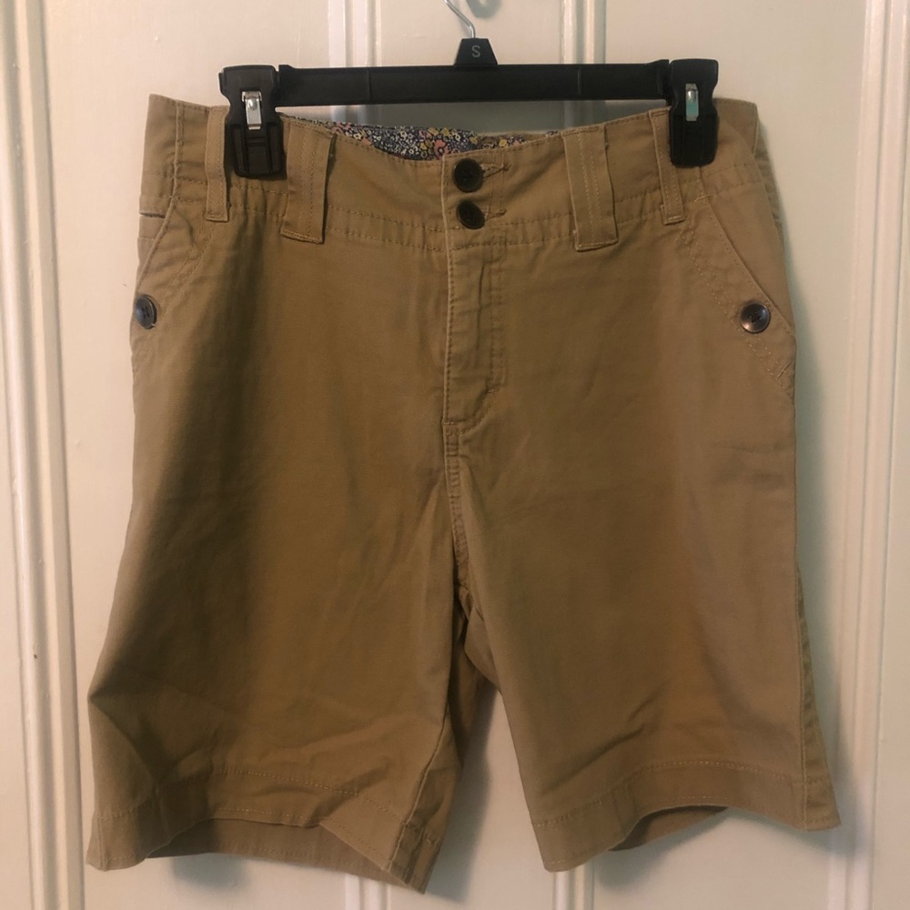 Lee tan shorts
